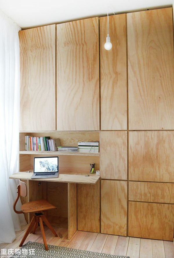 別怕，這類顏色的木板鋪滿墻一點(diǎn)也不壓抑、老土