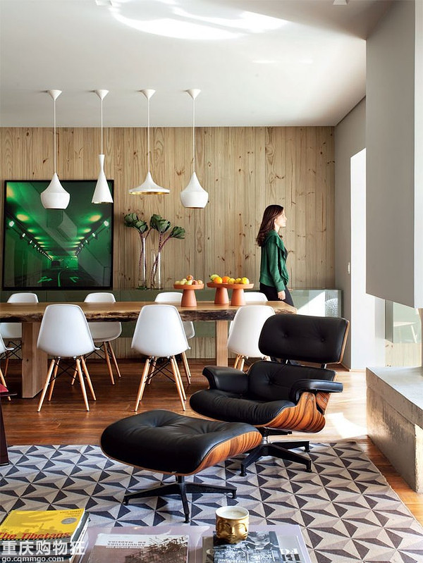 別怕，這類顏色的木板鋪滿墻一點(diǎn)也不壓抑、老土